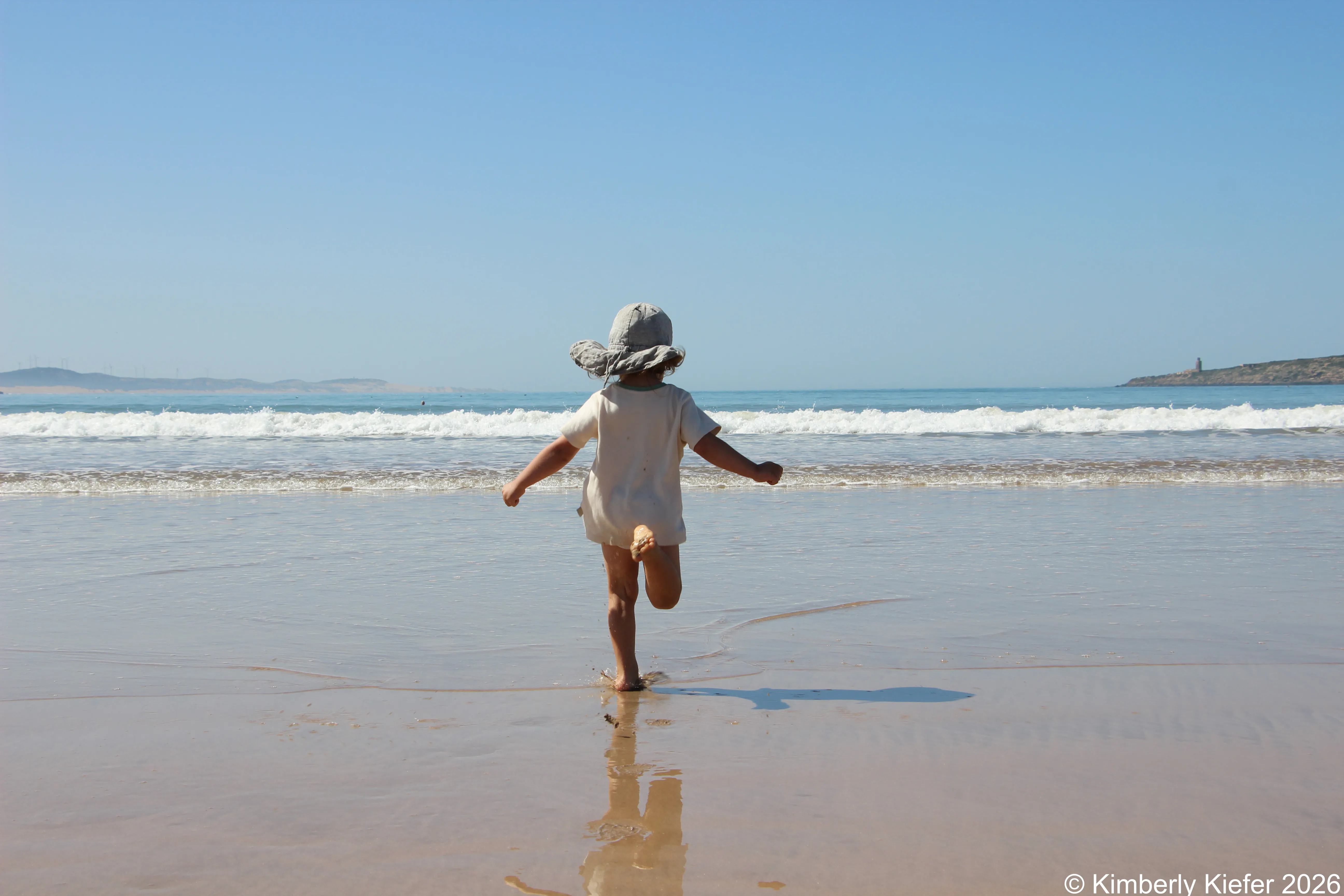 Kind am Strand